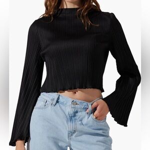 Astr Plissé Mock Neck Long Sleeve Cropped Top